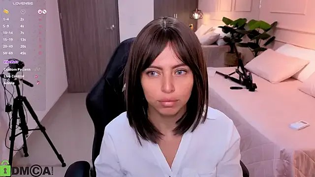 ROSE__15 on StripChat