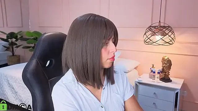 ROSE__15 on StripChat