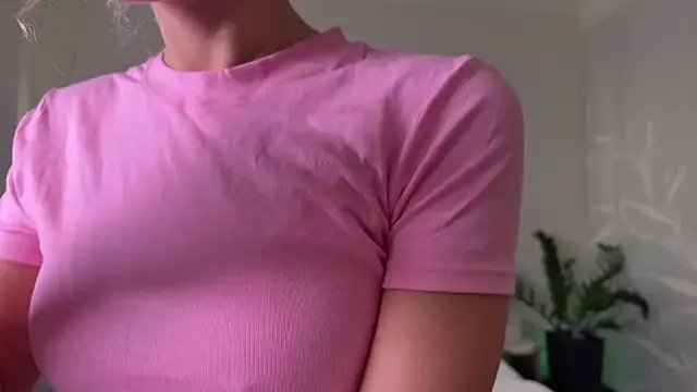 roselyn_rose on StripChat