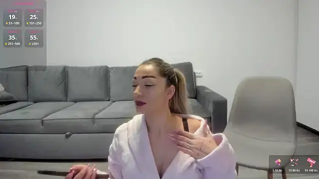 rossana_doll on StripChat