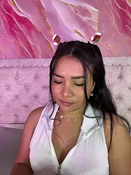 Rousse_blue on StripChat