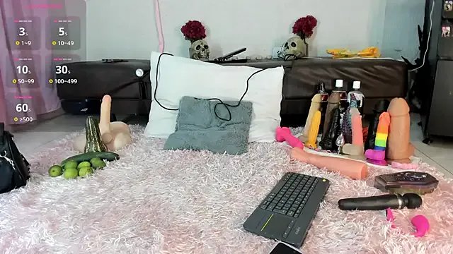 RubyEmerald on StripChat