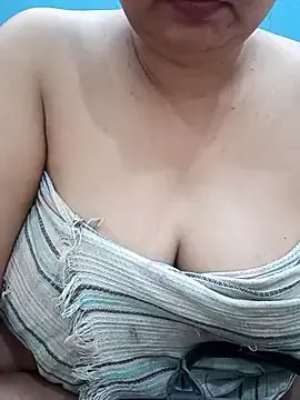 Ruchikalive on StripChat