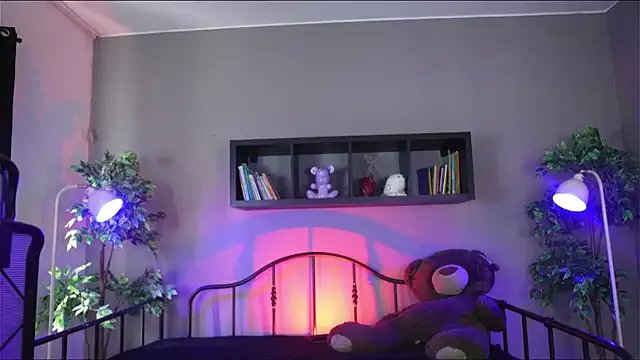 Sabrina_bloom on StripChat