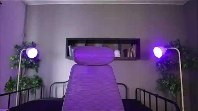 Sabrina_bloom on StripChat