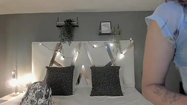 SabrinaSpell_ — Private on StripChat