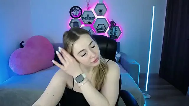 SabrinViolet on StripChat