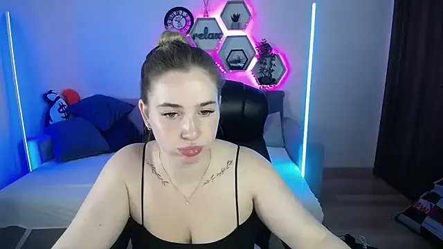 SabrinViolet on StripChat