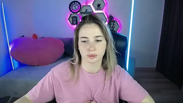 SabrinViolet on StripChat