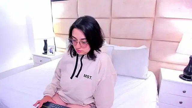 SamantaG on StripChat