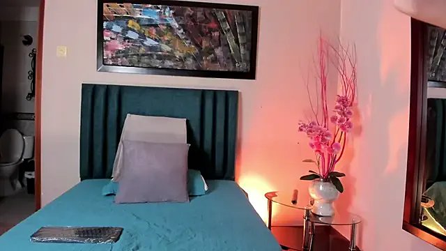 SamantaVee on StripChat