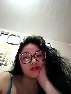 samantha-691 — white gold show