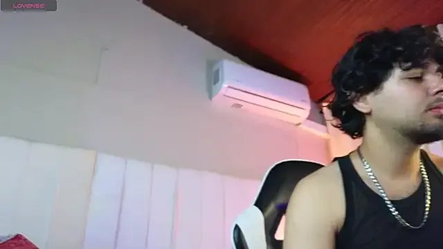 Samir_bear on StripChat