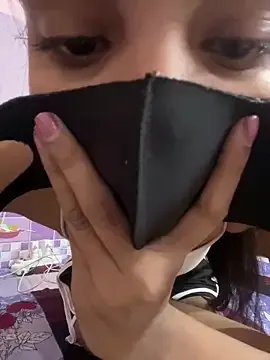 Sandhya_77 on StripChat