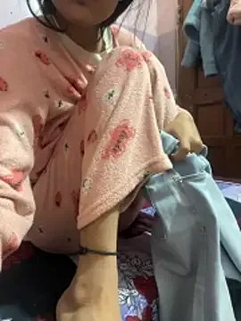 Sandhya_77 on StripChat