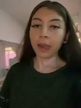 Sara-cooper2 on StripChat