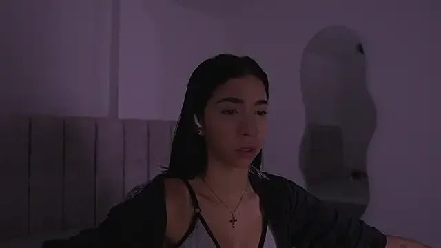 sara_lopee1 on StripChat