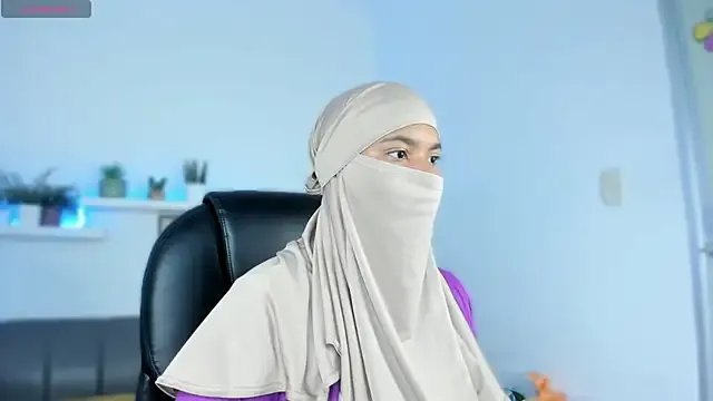 saray_halam on StripChat