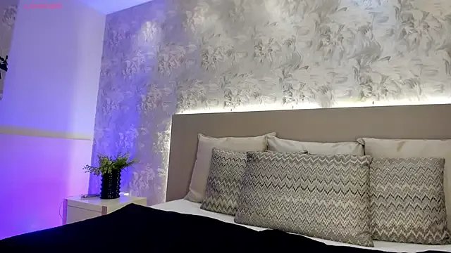 saraycollins on StripChat