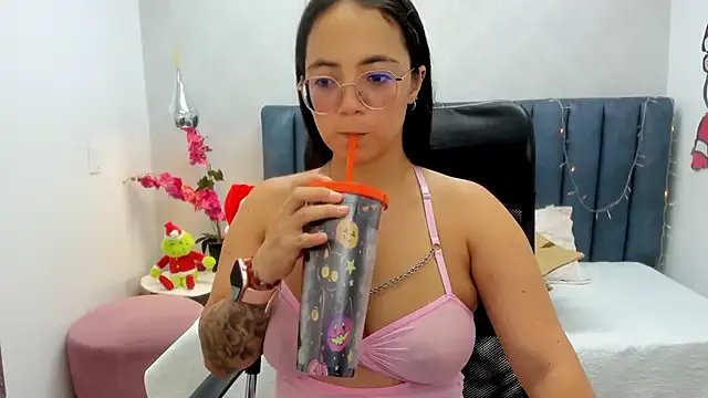 Sasha_Grace on StripChat
