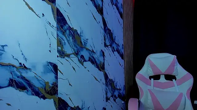 Scarlet_DLuce on StripChat