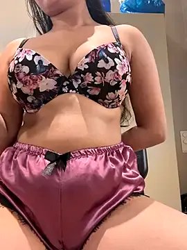 ScarletAss on StripChat