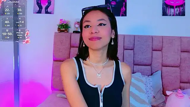 ScarlettLuxe — Oil on boobs + Nipples clamp