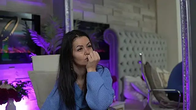 SeductiveMom on StripChat