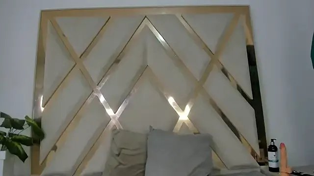 Selenaasm on StripChat