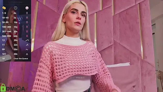 SelenaDaze on StripChat