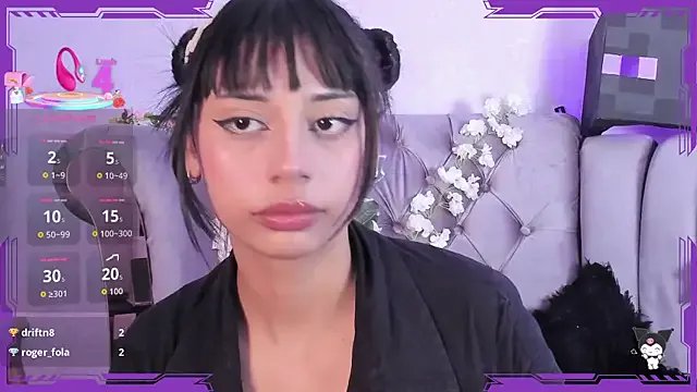 Seren_Bleck on StripChat