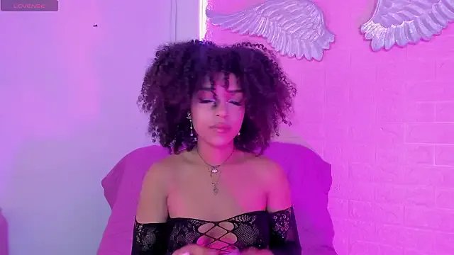 Serena_Fey on StripChat