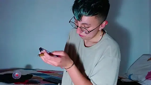 Sexyboy_666 on StripChat