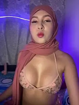 Shann_95 — Private on StripChat