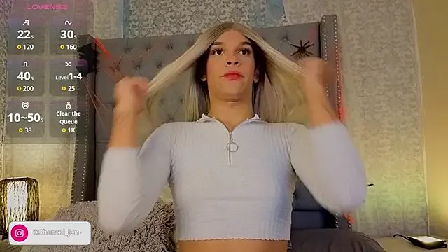 Shantal_Joness on StripChat