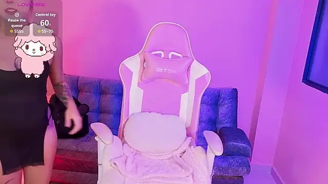 sharonbone on StripChat