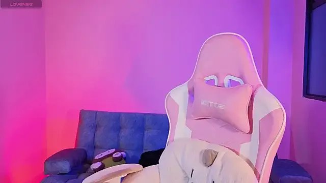 sharonbone on StripChat