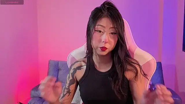 sharonbone on StripChat