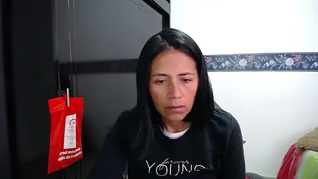 sharoon_cheerry on StripChat