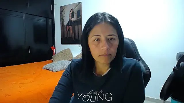 sharoon_cheerry on StripChat