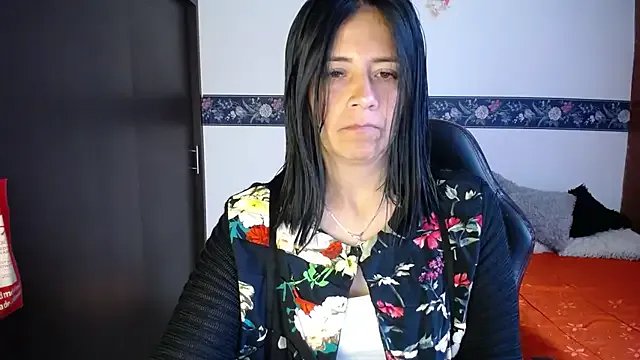 sharoon_cheerry on StripChat