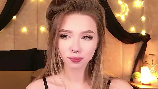 Sierra_Fane on StripChat