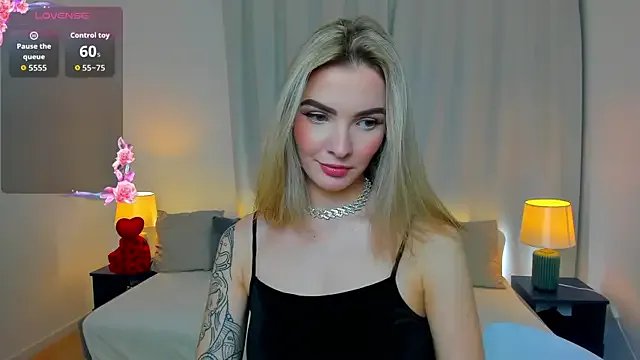 SinLuna_ — spank ass x8