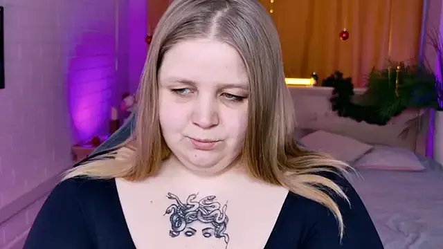 SladaDell on StripChat