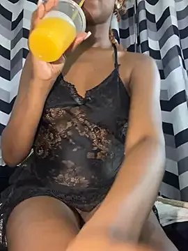 SluttyEll — Be your valentine