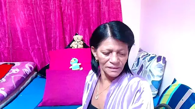 SLUTTYROXY on StripChat