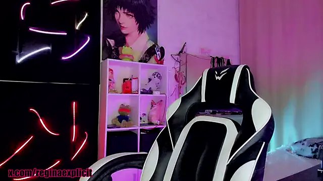 snake__bites on StripChat