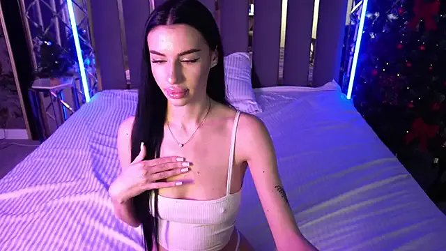 Snow_WhiteeeX on StripChat