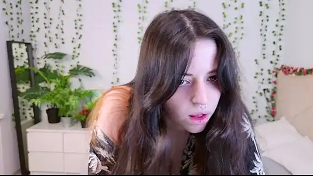 SoftAmora on StripChat