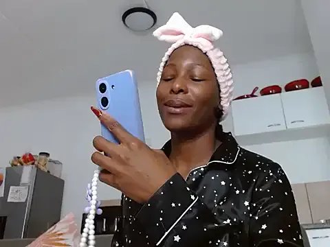 SoftRosee — MAKE ME FEEL LIKE YOUR DREAM GIRL.